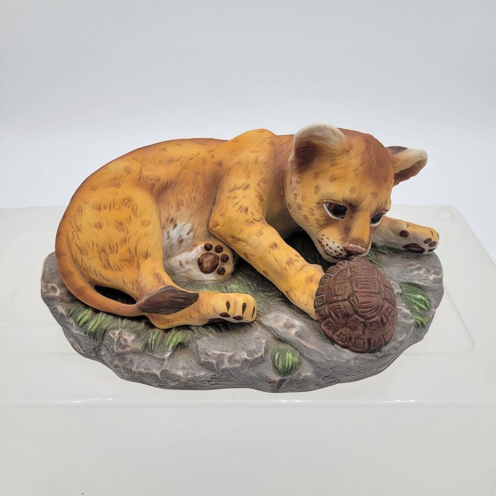 Vintage 1983 Homco Masterpiece Brown Porcelain Lion and Turtle Figurine 7" x 4"